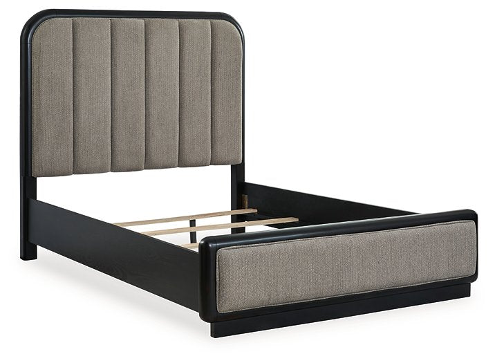 Rowanbeck Upholstered Bed