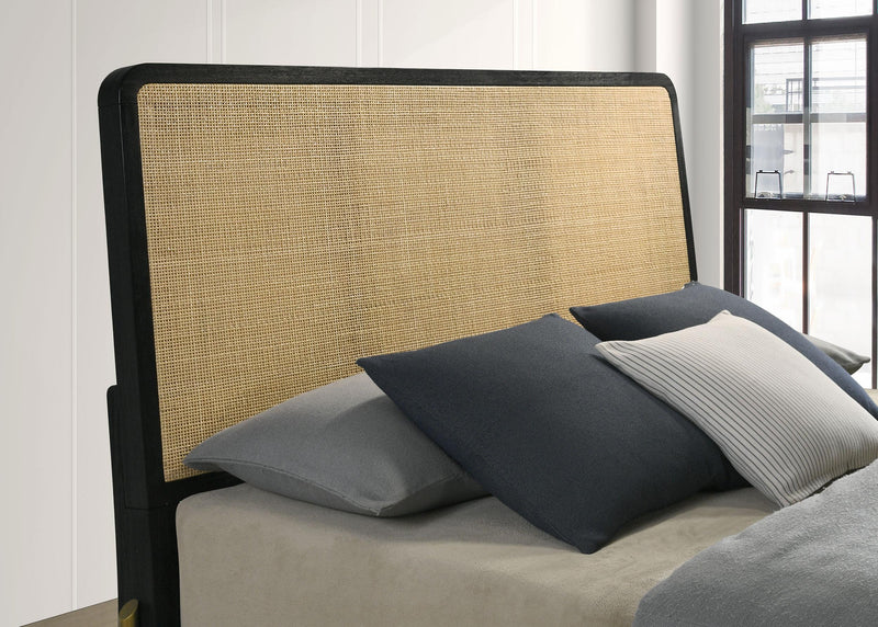 Arini Bed